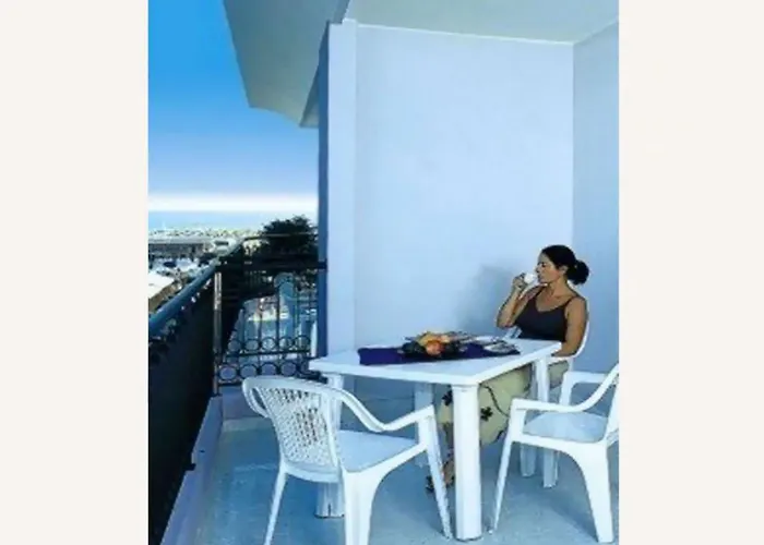 Great With Outdoor Pool