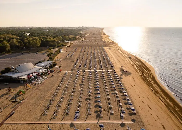 Great With Outdoor Pool Appartamento